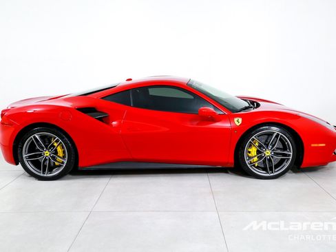 Used 2016 Ferrari 488 GTB RWD image 9
