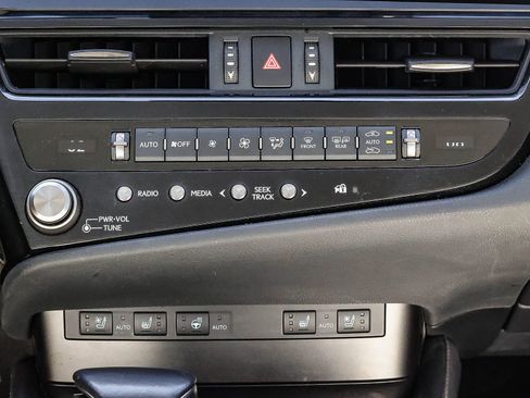 Used 2025 Lexus ES 300h w/ Premium Package FWD image 15