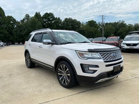 Used 2016 Ford Explorer Platinum AWD/4WD image 2