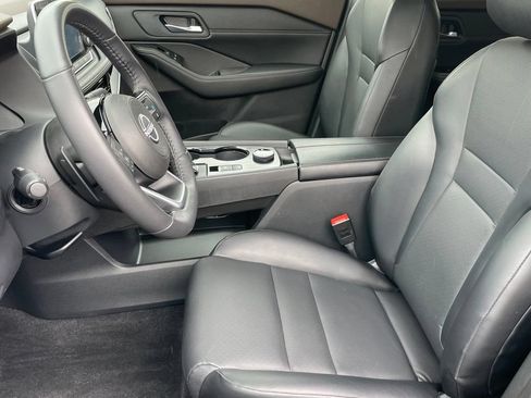 Certified 2023 Nissan Rogue SV w/ SV Premium B Package AWD/4WD image 8