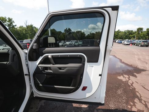 Used 2021 Land Rover Defender 90 X-Dynamic S AWD/4WD image 15