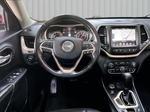 Used 2016 Jeep Cherokee Limited w/ Luxury Group AWD/4WD image 8
