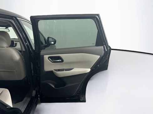 Used 2025 Nissan Rogue SV FWD image 31