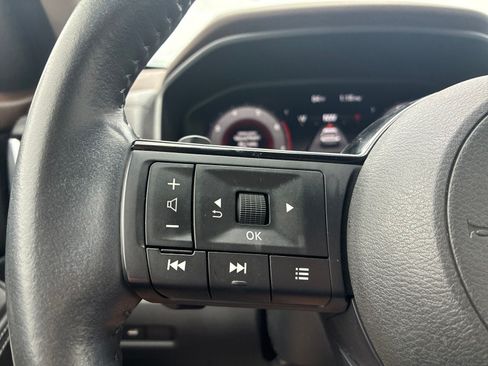 Used 2022 Nissan Rogue Platinum w/ Head-Up Display Package AWD/4WD image 27