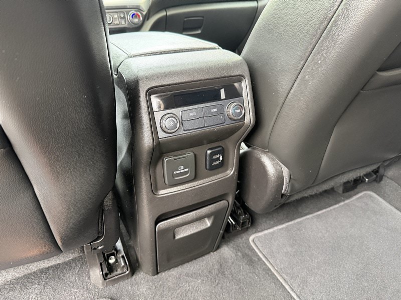 Used 2018 GMC Acadia SLT FWD image 25