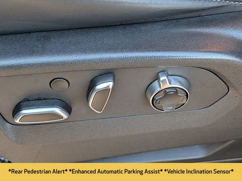 Used 2023 GMC Yukon Denali Ultimate image 28