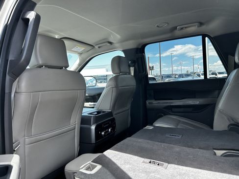 Used 2018 Ford Expedition Max XLT w/ Equipment Group 202A AWD/4WD image 10