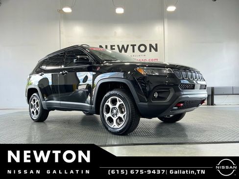 Used 2022 Jeep Compass Trailhawk w/ Trailhawk Convenience Group AWD/4WD image 23