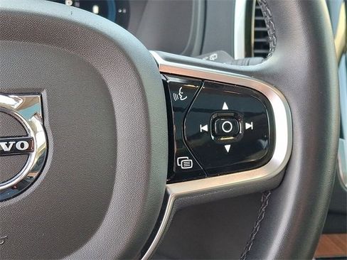 Used 2023 Volvo XC90 B6 Plus image 21
