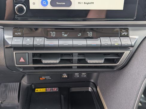 Used 2025 Toyota Camry LE FWD image 26