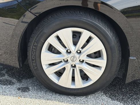 Used 2024 Nissan Sentra S FWD image 28