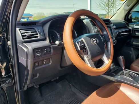 Used 2017 Toyota 4Runner Limited AWD/4WD image 19
