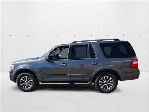 Used 2015 Ford Expedition XLT image 7
