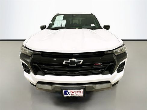 Used 2024 Chevrolet Colorado Z71 w/ Z71 Convenience Package 2 image 2