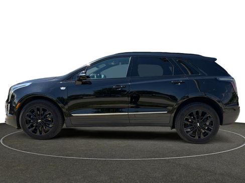 Used 2021 Cadillac XT5 Sportv w/ Platinum Package AWD/4WD image 2