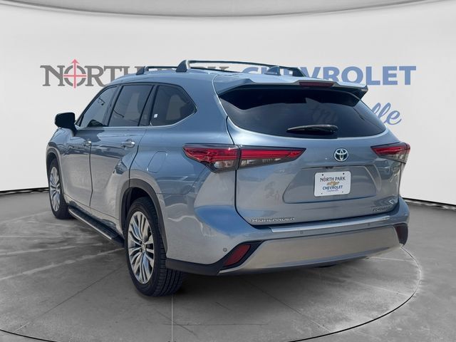 Used 2022 Toyota Highlander Platinum FWD image 5