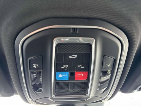 New 2025 Jeep Grand Cherokee Laredo w/ Luxury Tech Group I image 23