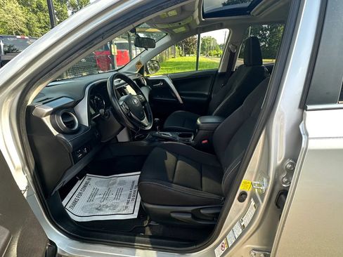 Used 2016 Toyota RAV4 XLE AWD/4WD image 16