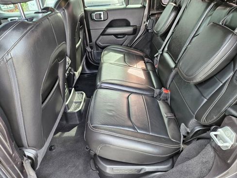 Used 2023 Jeep Wrangler Unlimited Sahara w/ Cold Weather Group image 16