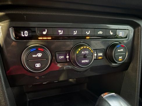 Used 2021 Volkswagen Tiguan SE R-Line image 16