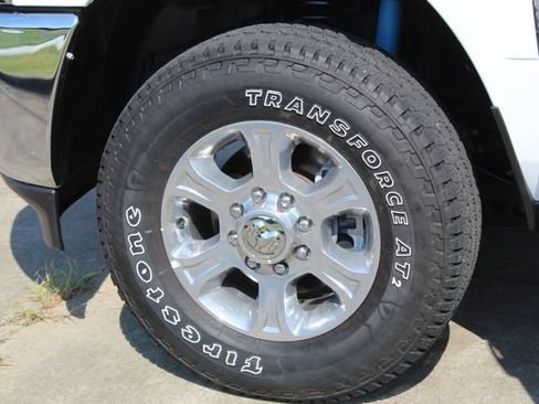 Used 2025 RAM 2500 Big Horn AWD/4WD image 9