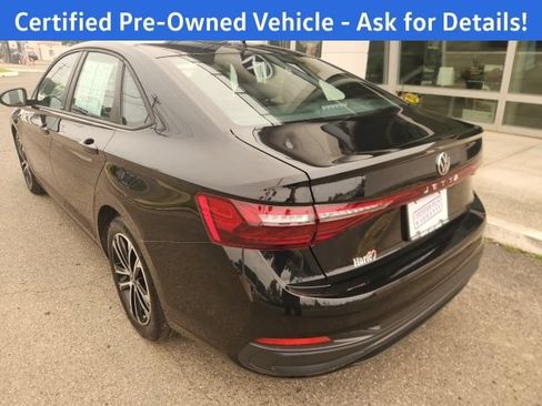 Certified 2025 Volkswagen Jetta Sport FWD image 8