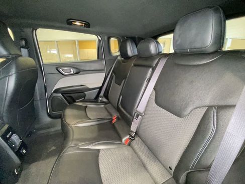 Used 2024 Jeep Compass Latitude image 23