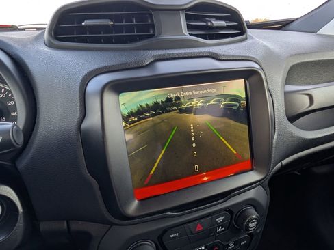 Used 2023 Jeep Renegade Latitude image 15