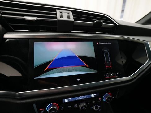 Used 2025 Audi Q3 2.0T Premium image 21