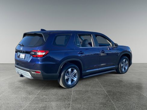 Used 2025 Honda Pilot EX-L image 5