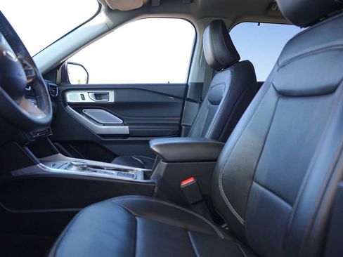 Used 2024 Ford Explorer Limited w/ Limited Technology Package image 11