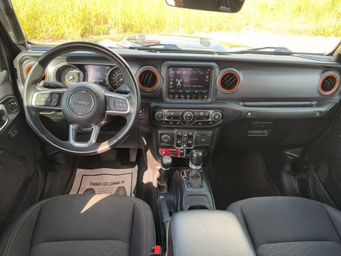 Used 2023 Jeep Gladiator Mojave w/ Trailer Tow Package AWD/4WD image 10
