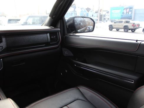 Used 2022 Ford Expedition Max Limited image 11