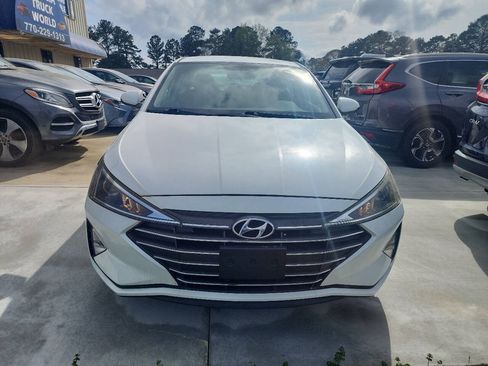 Used 2019 Hyundai Elantra SE w/ Cargo Package FWD image 2