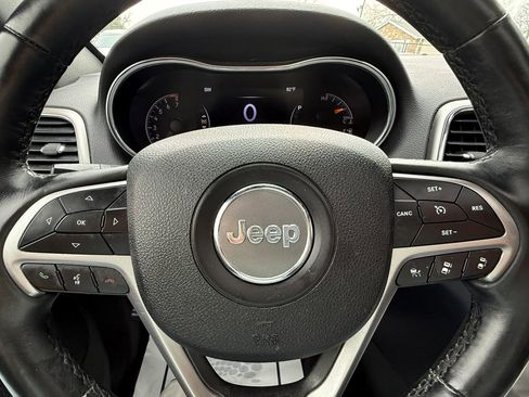 Used 2018 Jeep Grand Cherokee Limited image 27