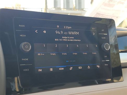 Certified 2025 Volkswagen Taos SE image 22