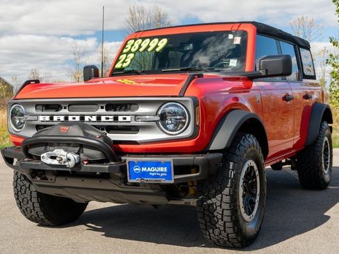 Used 2023 Ford Bronco Big Bend w/ Sasquatch Package image 2