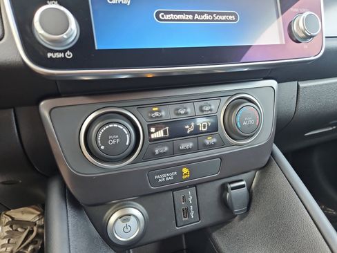 Used 2025 Nissan Leaf S FWD image 17