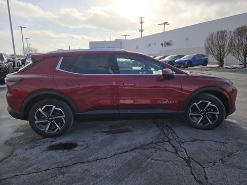New 2026 Chevrolet Equinox EV LT image 20