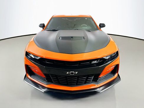 Used 2019 Chevrolet Camaro SS image 2
