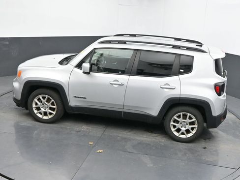 Used 2020 Jeep Renegade Latitude FWD image 16