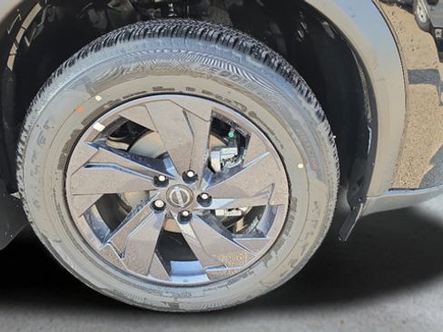 Certified 2026 Nissan Rogue SV FWD image 20
