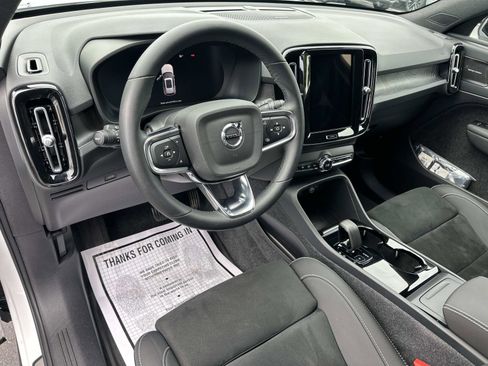 Certified 2024 Volvo XC40 Recharge Ultimate w/ Protection Package Premier image 9