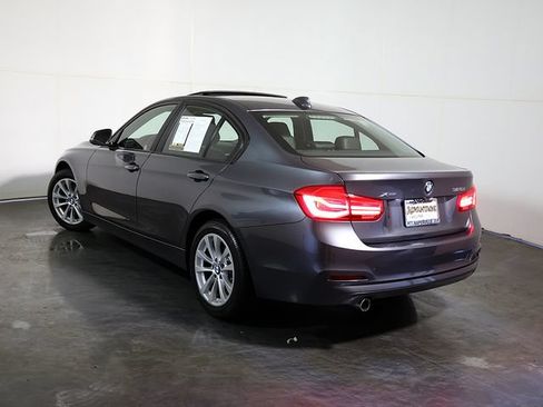 Used 2018 BMW 320i xDrive Sedan w/ Convenience Package AWD/4WD image 2