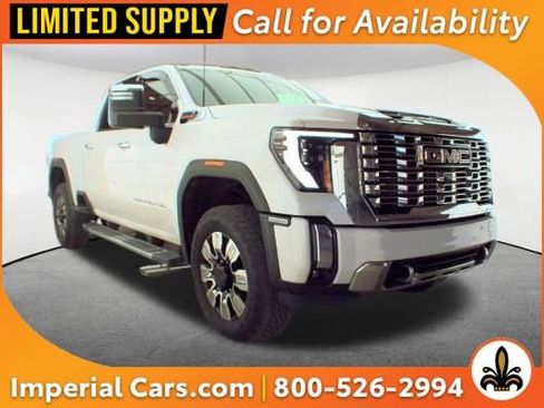 Used 2024 GMC Sierra 2500 Denali w/ Technology Package AWD/4WD image 1