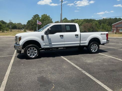 Used 2019 Ford F250 XL w/ STX Appearance Package AWD/4WD image 13