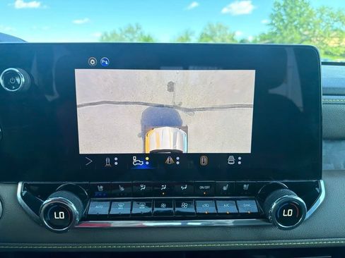 Certified 2025 Chevrolet Colorado ZR2 w/ Technology Package AWD/4WD image 19