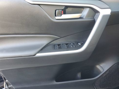 Certified 2025 Toyota RAV4 XLE w/ Convenience Package FWD image 19