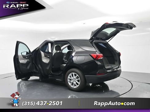 Used 2023 Chevrolet Equinox LS AWD/4WD image 32
