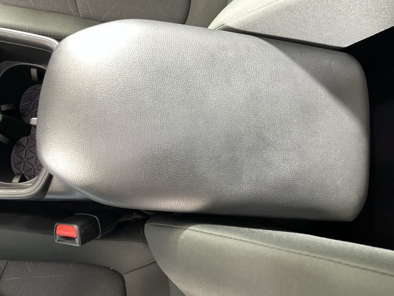 Used 2025 Toyota RAV4 XLE FWD image 22